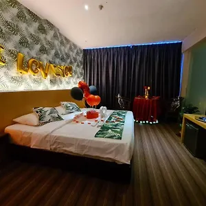 Hotel Grandeur And